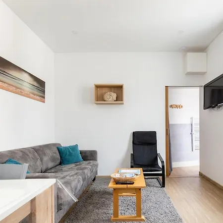 Petite Maison Chatelnanon A 250 Metres De La *